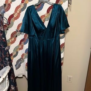 Mother of Bride Emerald green silky log dress shirt sleeve deep V size 16
